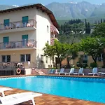 Casa Serena Hotel