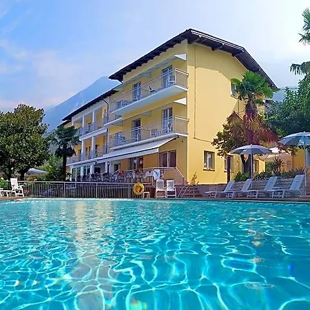 Hotel Casa Serena 2*