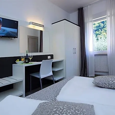 ホテル Casa Serena 2*