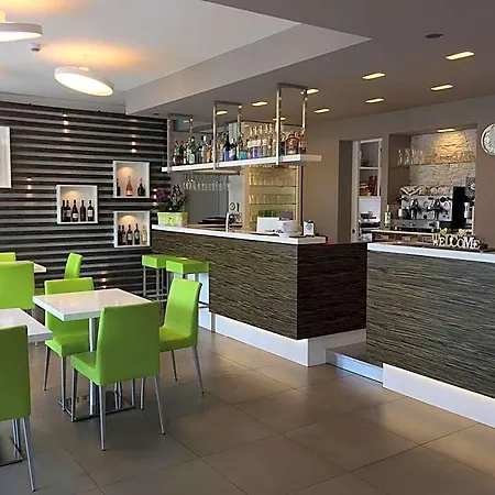 Casa Serena ホテル 2*