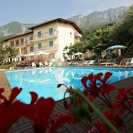 Casa Serena Hotel 2*