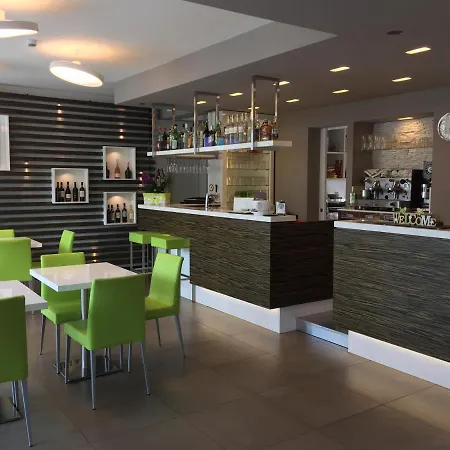 فندق Casa Serena 2*