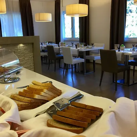 Hotel Casa Serena 2*