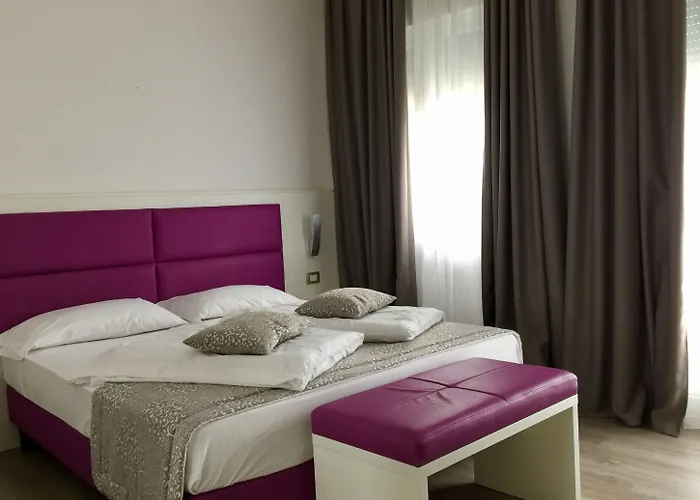 Casa Serena Hotell 2*